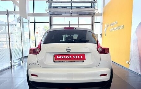 Nissan Juke II, 2013 год, 989 000 рублей, 5 фотография