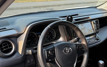 Toyota RAV4, 2018 год, 2 700 000 рублей, 10 фотография