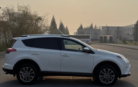 Toyota RAV4, 2018 год, 2 700 000 рублей, 2 фотография