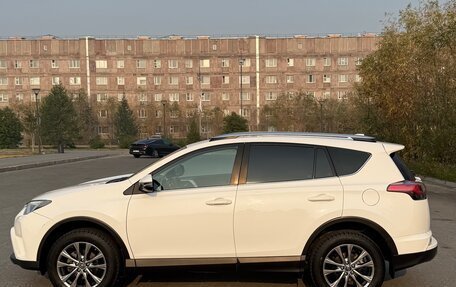 Toyota RAV4, 2018 год, 2 700 000 рублей, 6 фотография