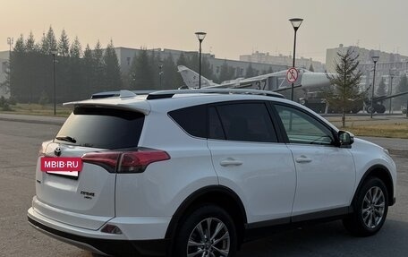 Toyota RAV4, 2018 год, 2 700 000 рублей, 3 фотография