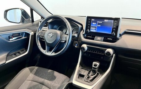 Toyota RAV4, 2021 год, 3 499 000 рублей, 10 фотография