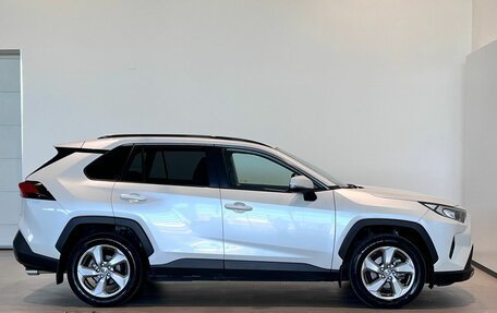 Toyota RAV4, 2021 год, 3 499 000 рублей, 4 фотография