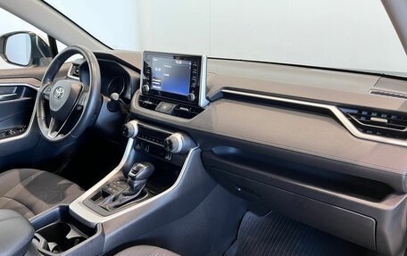 Toyota RAV4, 2021 год, 3 499 000 рублей, 11 фотография