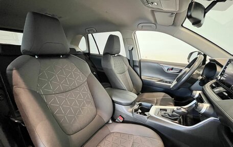 Toyota RAV4, 2021 год, 3 499 000 рублей, 9 фотография