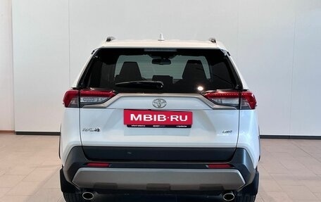 Toyota RAV4, 2021 год, 3 499 000 рублей, 6 фотография