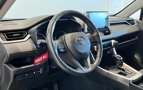Toyota RAV4, 2021 год, 3 499 000 рублей, 12 фотография