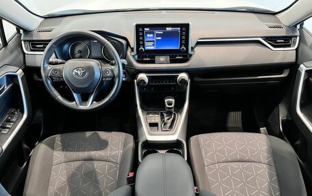 Toyota RAV4, 2021 год, 3 499 000 рублей, 13 фотография