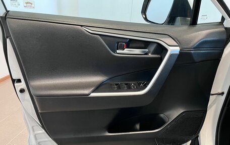 Toyota RAV4, 2021 год, 3 499 000 рублей, 19 фотография