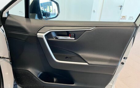 Toyota RAV4, 2021 год, 3 499 000 рублей, 18 фотография
