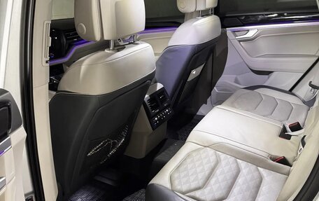 Volkswagen Touareg III, 2019 год, 4 999 999 рублей, 10 фотография