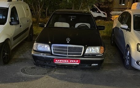 Mercedes-Benz C-Класс, 1998 год, 275 000 рублей, 1 фотография