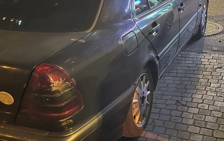 Mercedes-Benz C-Класс, 1998 год, 275 000 рублей, 3 фотография