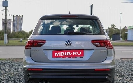 Volkswagen Tiguan II, 2020 год, 2 999 000 рублей, 6 фотография