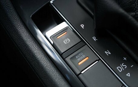 Volkswagen Tiguan II, 2020 год, 2 999 000 рублей, 25 фотография