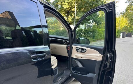 Mercedes-Benz V-Класс, 2019 год, 4 550 000 рублей, 11 фотография