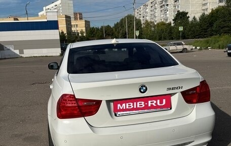 BMW 3 серия, 2011 год, 1 300 000 рублей, 4 фотография