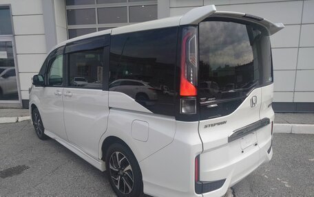 Honda Stepwgn IV, 2021 год, 3 200 000 рублей, 3 фотография