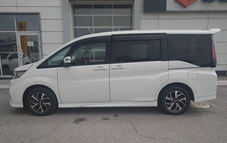 Honda Stepwgn IV, 2021 год, 3 200 000 рублей, 2 фотография