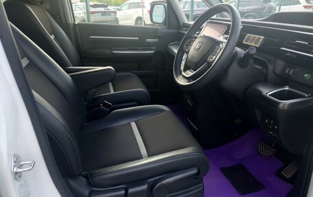 Honda Stepwgn IV, 2021 год, 3 200 000 рублей, 14 фотография