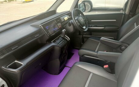 Honda Stepwgn IV, 2021 год, 3 200 000 рублей, 18 фотография