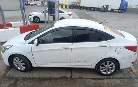 Hyundai Solaris II рестайлинг, 2014 год, 450 000 рублей, 2 фотография