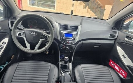 Hyundai Solaris II рестайлинг, 2013 год, 600 000 рублей, 10 фотография