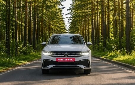 Volkswagen Tiguan II, 2022 год, 2 290 000 рублей, 2 фотография
