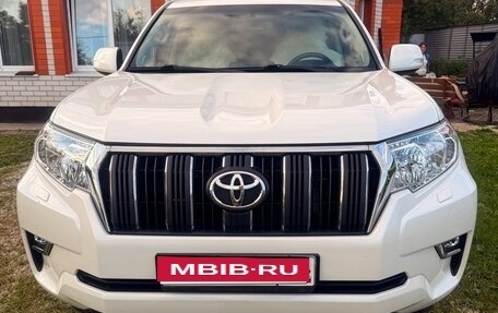 Toyota Land Cruiser Prado 150 рестайлинг 2, 2021 год, 6 100 000 рублей, 1 фотография