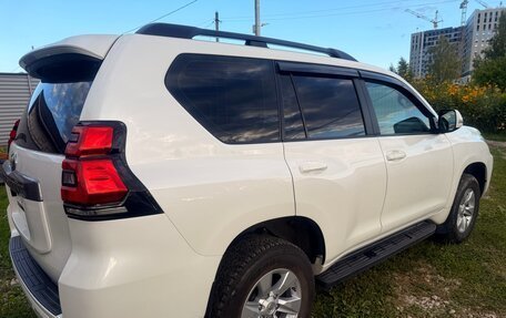 Toyota Land Cruiser Prado 150 рестайлинг 2, 2021 год, 6 100 000 рублей, 3 фотография