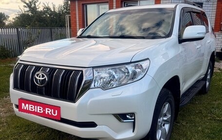 Toyota Land Cruiser Prado 150 рестайлинг 2, 2021 год, 6 100 000 рублей, 8 фотография