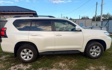 Toyota Land Cruiser Prado 150 рестайлинг 2, 2021 год, 6 100 000 рублей, 9 фотография