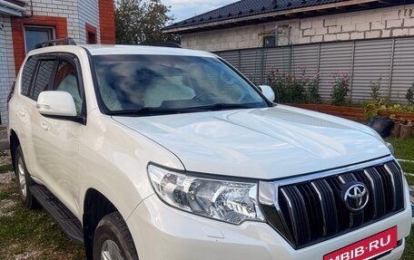 Toyota Land Cruiser Prado 150 рестайлинг 2, 2021 год, 6 100 000 рублей, 2 фотография