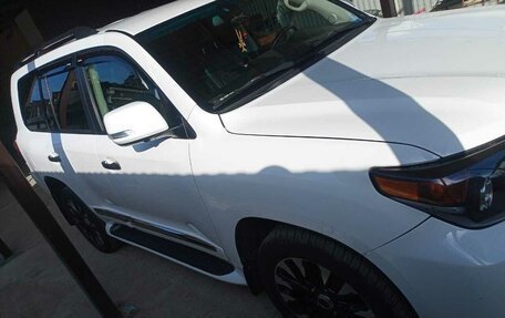 Toyota Land Cruiser 200, 2012 год, 3 600 000 рублей, 6 фотография
