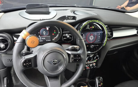 MINI Hatch, 2023 год, 1 900 000 рублей, 5 фотография