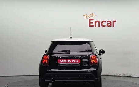 MINI Hatch, 2023 год, 1 900 000 рублей, 4 фотография