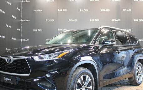 Toyota Highlander, 2021 год, 4 950 000 рублей, 1 фотография