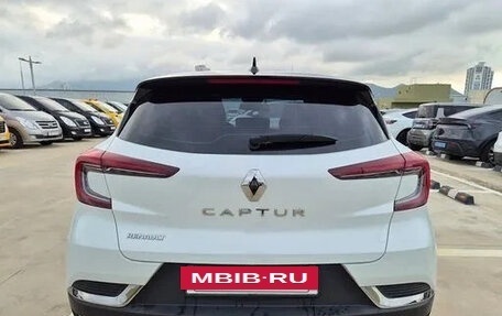 Renault Captur II, 2021 год, 1 390 000 рублей, 5 фотография