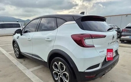 Renault Captur II, 2021 год, 1 390 000 рублей, 4 фотография