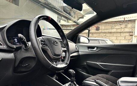 Hyundai Solaris II рестайлинг, 2019 год, 1 295 000 рублей, 19 фотография