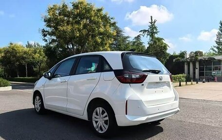 Honda Fit, 2022 год, 1 214 000 рублей, 6 фотография