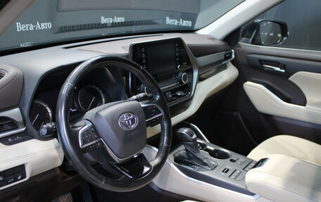 Toyota Highlander, 2021 год, 4 950 000 рублей, 14 фотография