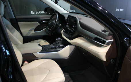 Toyota Highlander, 2021 год, 4 950 000 рублей, 10 фотография