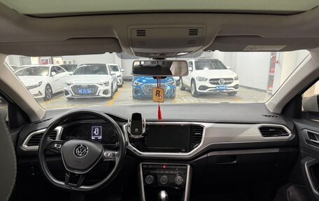 Volkswagen T-Roc I, 2022 год, 1 700 000 рублей, 5 фотография
