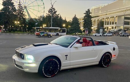 Ford Mustang VI рестайлинг, 2007 год, 3 050 000 рублей, 1 фотография