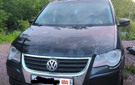 Volkswagen Touran III, 2009 год, 380 000 рублей, 1 фотография