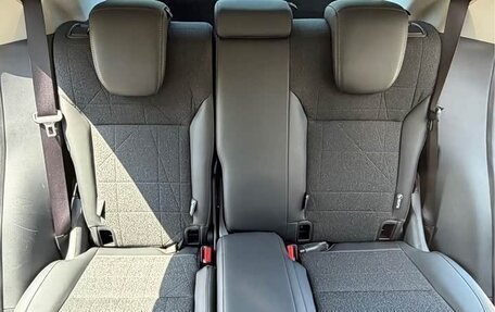 Honda Vezel, 2023 год, 1 894 000 рублей, 18 фотография