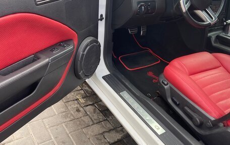 Ford Mustang VI рестайлинг, 2007 год, 3 050 000 рублей, 14 фотография