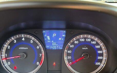 Hyundai Solaris II рестайлинг, 2012 год, 770 000 рублей, 10 фотография