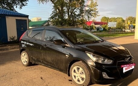 Hyundai Solaris II рестайлинг, 2012 год, 770 000 рублей, 3 фотография